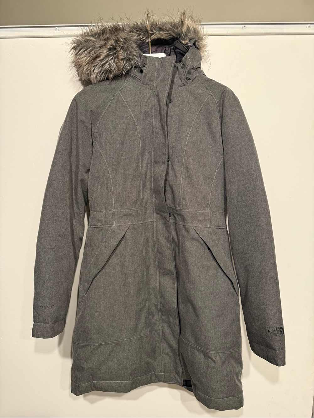 The North Face Artic Hyvent Parka Gray Faux Fur Hooded Goose Down Filled Coat